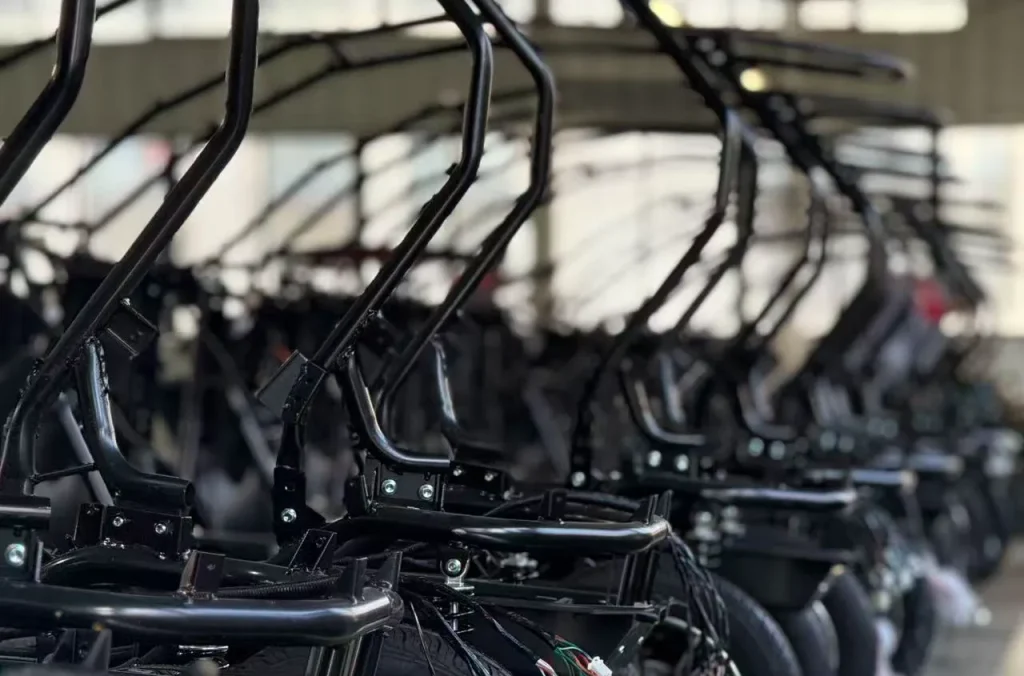 High-strength thickened steel frame ensures durability and safety of mobility scooters.